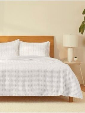 White Textured Duvet Cover Set - Contemporary Minimalist Bedding